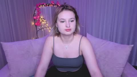 Snapshot of rheamoonn chatting on June 28, 12:49 am Grace online show from June 28, 12:49 am