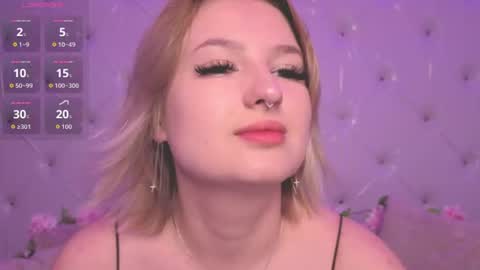 Snapshot of rheamoonn chatting on July 5, 12:50 am Grace online show from July 5, 12:50 am