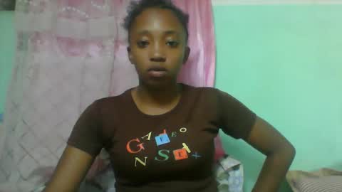 Snapshot of rhesa404090 chatting on February 22, 5:22 pm rhesa404090 online show from February 22, 5:22 pm