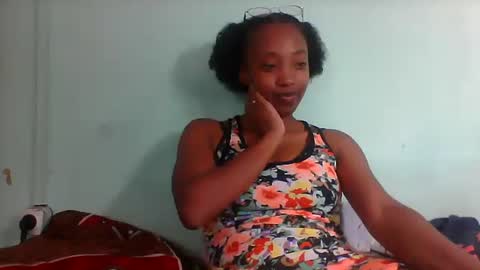 Snapshot of rhesa404090 chatting on February 26, 8:46 am rhesa404090 online show from February 26, 8:46 am