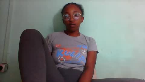 rhesa404090 online show from March 7, 7:27 am