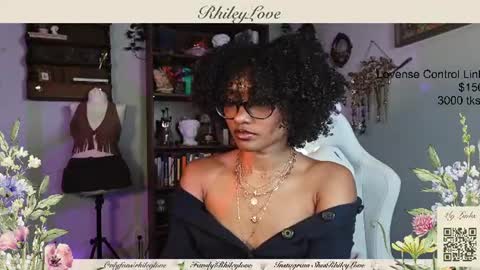 Snapshot of rhileylove chatting on July 19, 12:47 am Rhileylove online show from July 19, 12:47 am