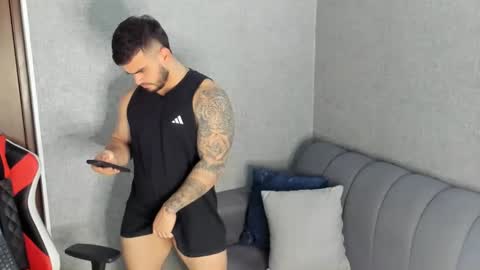 Snapshot of ricardogonzalez666 chatting on January 3, 11:44 pm ricardogonzalez666 online show from January 3, 11:44 pm