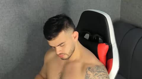 Snapshot of ricardogonzalez666 chatting on January 6, 11:42 pm ricardogonzalez666 online show from January 6, 11:42 pm