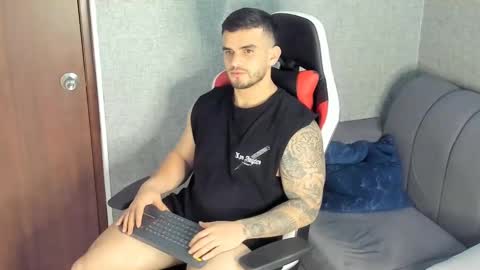 Snapshot of ricardogonzalez666 chatting on January 8, 6:09 am ricardogonzalez666 online show from January 8, 6:09 am