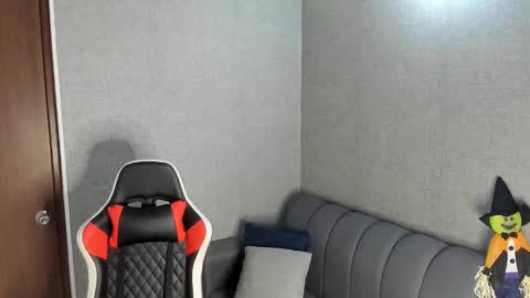 Snapshot of ricardogonzalez666 chatting on February 15, 5:51 am ricardogonzalez666 online show from February 15, 5:51 am