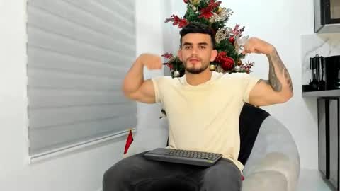 Snapshot of ricardogonzalez666 chatting on November 21, 11:36 pm ricardogonzalez666 online show from November 21, 11:36 pm