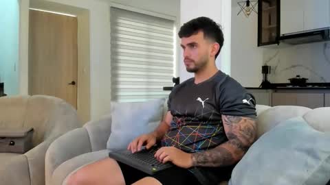 ricardogonzalez666 online show from February 18, 12:34 pm