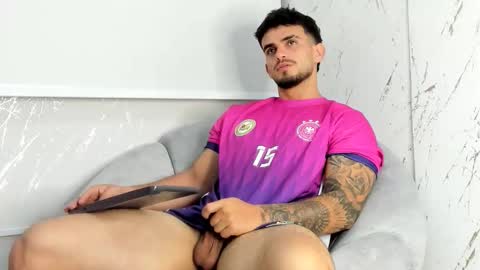 ricardogonzalez666 online show from March 8, 4:22 pm