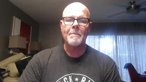 Snapshot of rich32937 chatting on October 26, 6:58 pm rich32937 online show from October 26, 6:58 pm