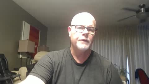 Snapshot of rich32937 chatting on November 17, 6:03 pm rich32937 online show from November 17, 6:03 pm