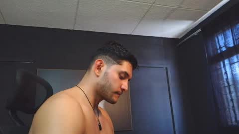 Snapshot of richard_milleer chatting on May 14, 4:47 pm Ricardo online show from May 14, 4:47 pm