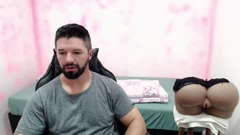 Snapshot of richrolland chatting on December 2, 6:43 pm Rickseduction online show from December 2, 6:43 pm