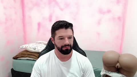 Snapshot of richrolland chatting on December 19, 9:17 pm Rickseduction online show from December 19, 9:17 pm