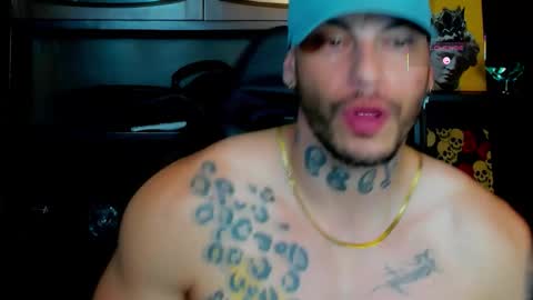 Snapshot of rickg_oficial chatting on December 4, 10:40 pm RICKG online show from December 4, 10:40 pm