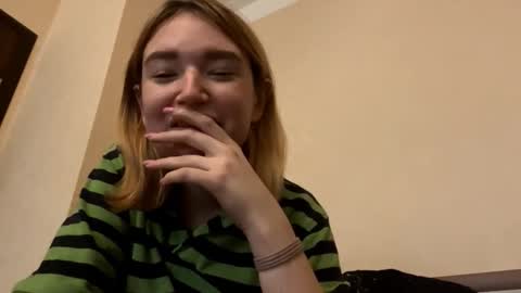 Snapshot of rickialameda chatting on December 2, 6:52 am Lisa online show from December 2, 6:52 am