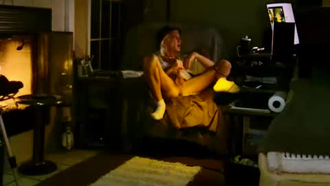 PINK HOLE TWINK online show from October 28, 2:04 am