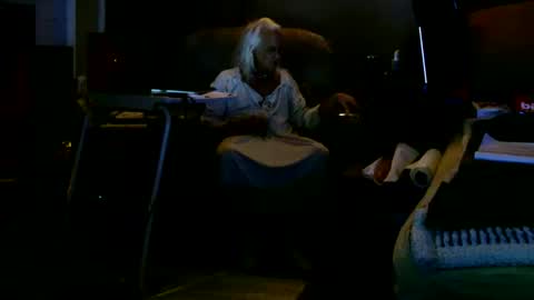 PINK HOLE TWINK online show from April 21, 1:53 am