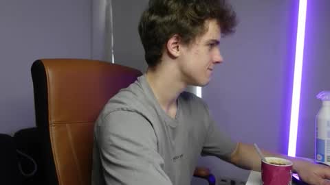 RICKY BECKO online show from September 21, 2:29 pm