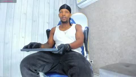 Snapshot of ricobrown777 chatting on July 14, 12:44 pm RicoBrowm online show from July 14, 12:44 pm
