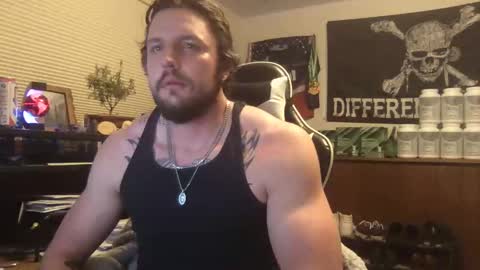 Snapshot of ride8529 chatting on January 7, 3:20 am ride8529 online show from January 7, 3:20 am