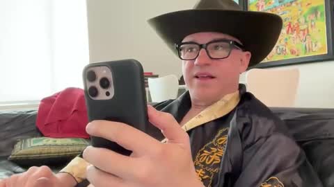 Snapshot of ridingtime25 chatting on November 1, 8:33 pm ridingtime25 online show from November 1, 8:33 pm