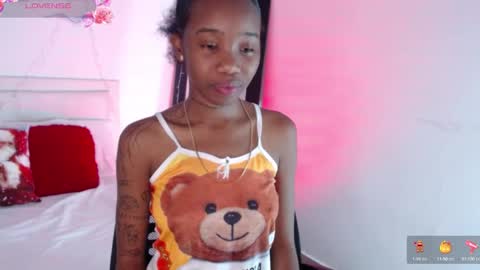 Snapshot of rihana_hot01 chatting on December 2, 3:04 am ri ri online show from December 2, 3:04 am