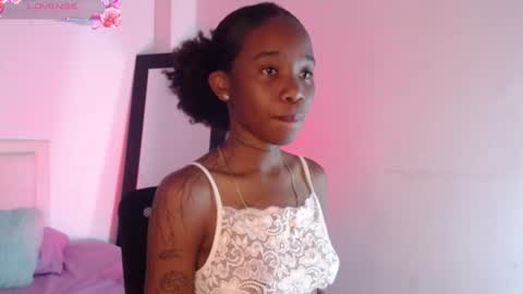 Snapshot of rihana_hot01 chatting on January 9, 2:43 am ri ri online show from January 9, 2:43 am