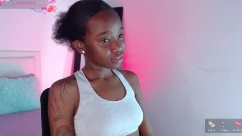Snapshot of rihana_hot01 chatting on January 14, 1:58 am ri ri online show from January 14, 1:58 am