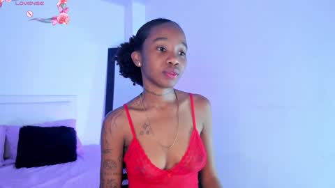 Snapshot of rihana_hot01 chatting on January 29, 2:30 am ri ri online show from January 29, 2:30 am