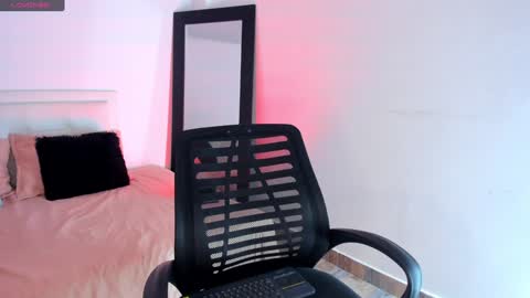 Snapshot of rihana_hot01 chatting on February 5, 12:31 am ri ri online show from February 5, 12:31 am