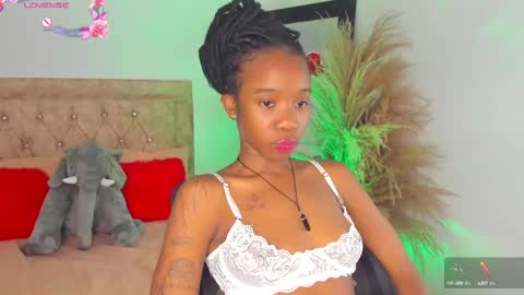 Snapshot of rihana_hot01 chatting on March 12, 1:36 am ri ri online show from March 12, 1:36 am