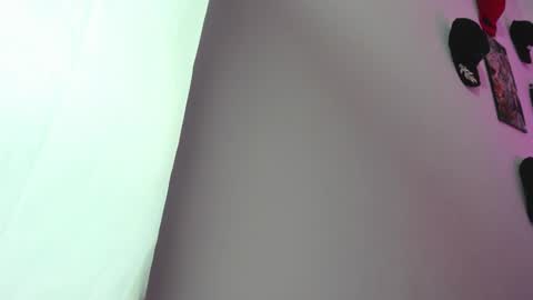 Rihanna hotx online show from March 2, 3:52 am