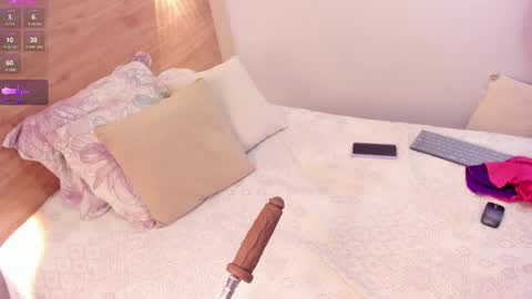 Sara online show from March 9, 10:08 am