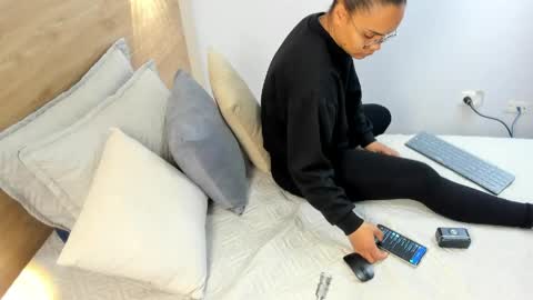 Sara online show from April 12, 10:53 am