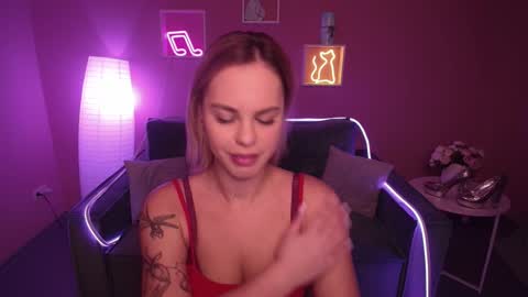 Snapshot of rikaraily chatting on January 24, 7:30 am Rika online show from January 24, 7:30 am