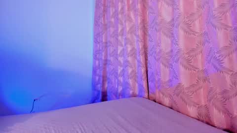 Snapshot of riley_bensongh chatting on November 7, 9:59 pm Riley online show from November 7, 9:59 pm