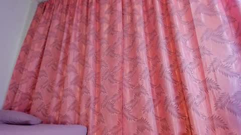 Snapshot of riley_bensongh chatting on December 2, 9:43 pm Riley online show from December 2, 9:43 pm