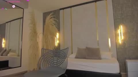 Riley Sierra online show from November 6, 1:01 pm