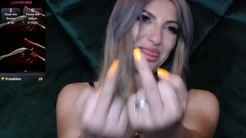Snapshot of rileylannax chatting on May 13, 6:33 am rileylannax online show from May 13, 6:33 am