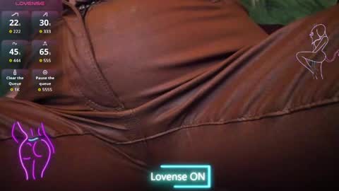 Snapshot of rileylannax chatting on May 18, 3:02 am rileylannax online show from May 18, 3:02 am