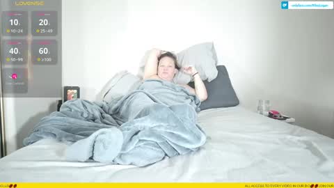 Snapshot of rileylogan chatting on May 4, 1:29 pm Riley Logan online show from May 4, 1:29 pm