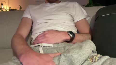 Snapshot of rileyman13xx chatting on February 22, 4:07 am rileyman13xx online show from February 22, 4:07 am