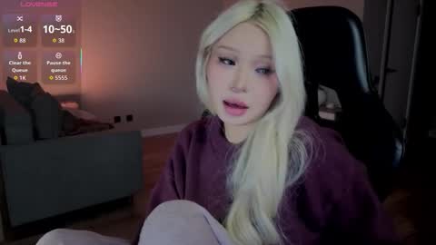 rileymee online show from January 19, 3:32 am