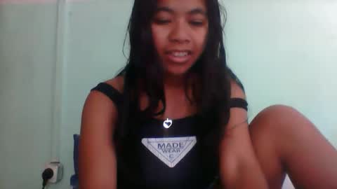 Snapshot of rinah856024 chatting on October 21, 3:51 am rinah856024 online show from October 21, 3:51 am