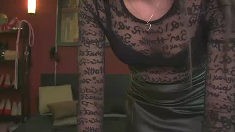 rinathequeen online show from February 3, 12:57 pm