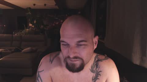 Snapshot of ripp3r chatting on December 1, 7:36 pm Jack online show from December 1, 7:36 pm