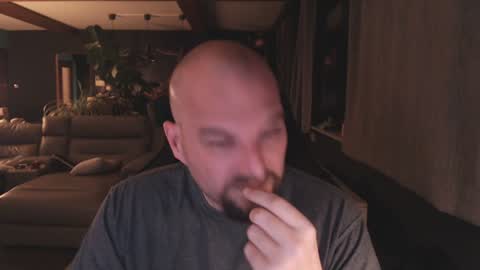 Snapshot of ripp3r chatting on December 2, 7:05 pm Jack online show from December 2, 7:05 pm