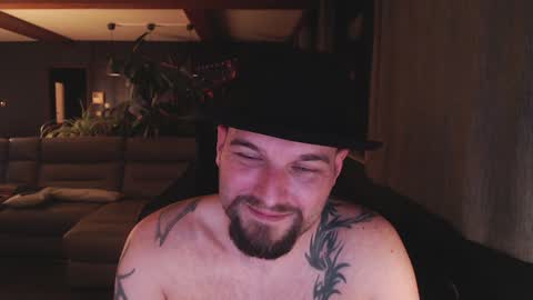 Snapshot of ripp3r chatting on December 13, 9:52 pm Jack online show from December 13, 9:52 pm