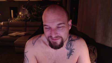 Snapshot of ripp3r chatting on December 20, 3:14 am Jack online show from December 20, 3:14 am